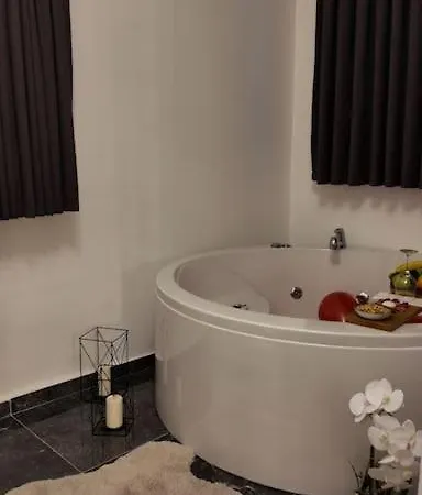 Mutlu Ve Huzur Dolu Bir Tatil 빌라